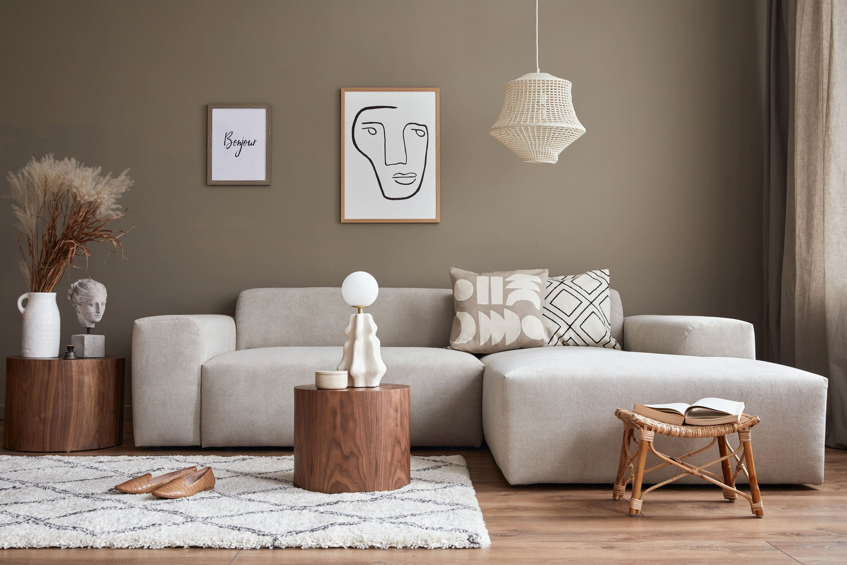 How to Effortlessly Blend Modern Living Room Furniture Into Traditional Spaces
