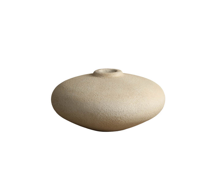 Eryne Vase